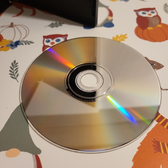 Defending Santa dvd - Picture 4 of 4